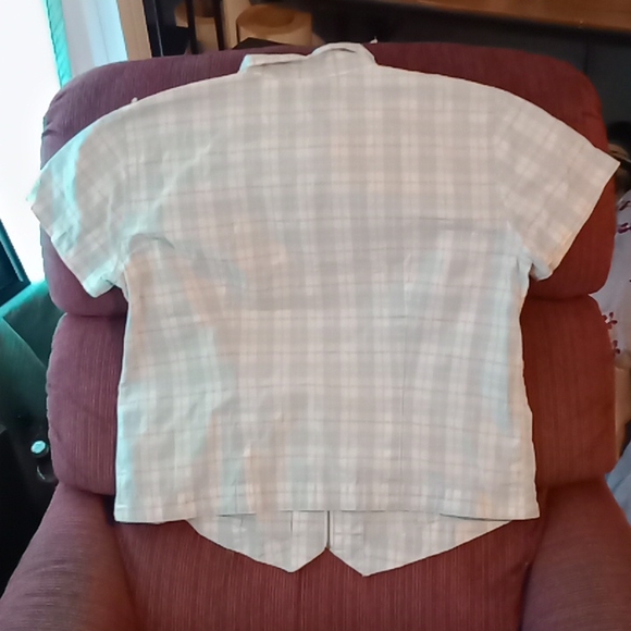 Shirt - Picture 4 of 8